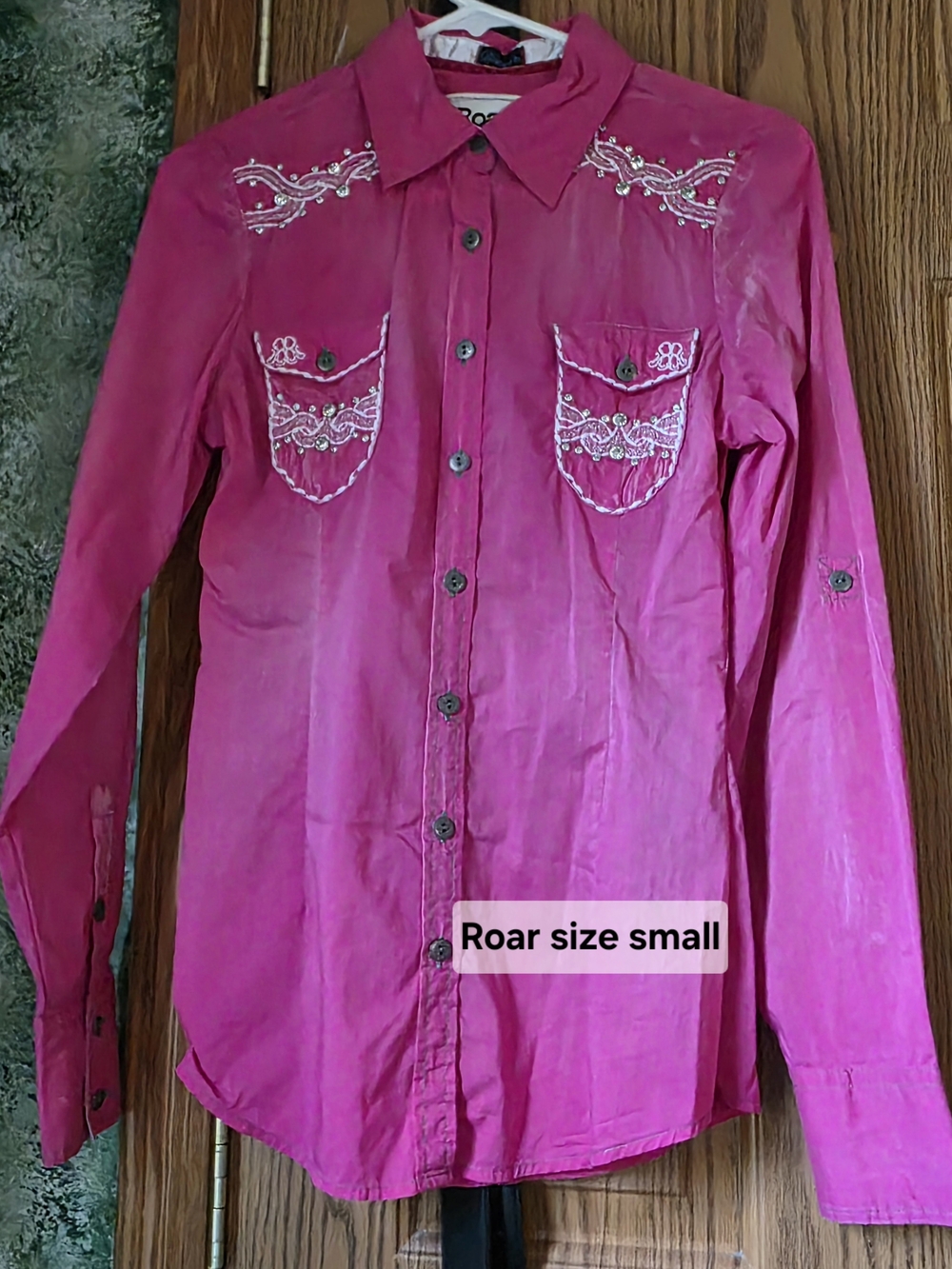 Roar Bright Pink Embroidered Button-Down Shirt, Womens Size Small